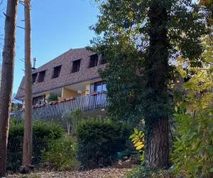 LA CASA NEL BOSCO, DI MARI - Guanzate