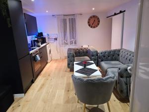 Appartements chez Angela, appartement avec jacuzzi : photos des chambres