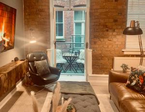 The Fifth Quarters, Grade II Listed Apartment, The Lace Market, NG1, City Centre, Nottingham, Sleeps 4