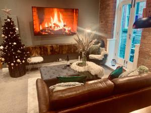 The Fifth Quarters, Grade II Listed Apartment, The Lace Market, NG1, City Centre, Nottingham, Sleeps 4