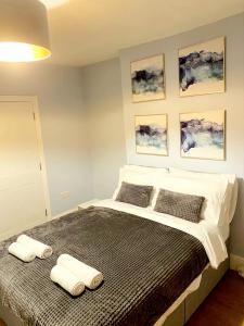 Stylish 2 Bedroom Apartment Sleeps 5 - 3 mins walk to Mile End Station