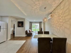 Delle Alpi 317 - Junto a Nasa e roda-gigante