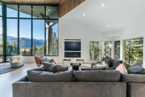 Open Air at Palisades - 3 BR, Brand New Construction - Wrap-Around Deck w Hot Tub