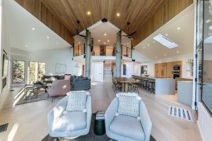 Open Air at Palisades - 3 BR, Brand New Construction - Wrap-Around Deck w Hot Tub