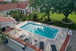 Luxury villa with a swimming pool Poljica, Zadar - 22070