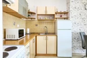 Apartments by the sea Pirovac, Sibenik - 15659