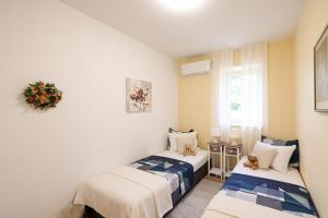 Luxury villa with a swimming pool Poljica, Zadar - 22070