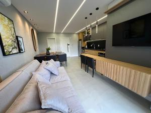 155 - Apartamento alto padrão na Praia de Canto Grande