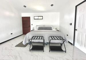 Black & White Apartments