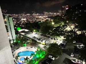Medellin parque lleras poblado palmas