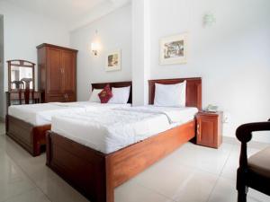 Tân Phượng Vũ Hotel - 7403 Sư Vạn Hạnh, Q10 - by Bay Luxury