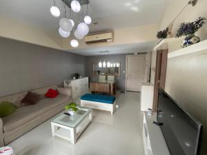 150 Newport Boulevard, near Terminal3 Airport