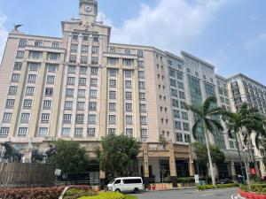 150 Newport Boulevard, near Terminal3 Airport