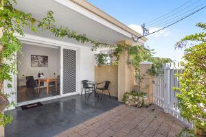 Walk to Freo Cozy Studio Stay