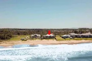 Whitewater Beach House - Rainbow Flat