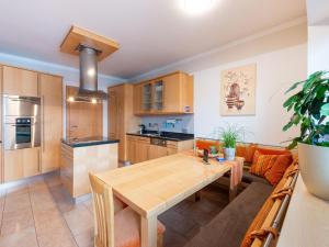 Apartment in Niedernsill near Ski Slopes