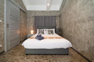 Sanook dream villas Nai Harn Beach