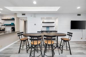 Courtside Villas 865