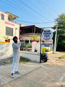 Blue town Hostel & Cafe