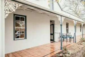 Die Stal at Antioch - Simondium