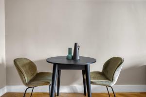 UES 1br w gym doorman walk to central park NYC-1332