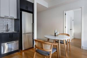 FiDi 1br w gym doorman lounge nr park NYC-1344