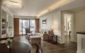 Bliston Suwan Park View