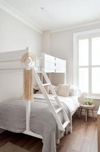 Cute Beach House - 4 mins walk