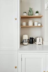 Cute Beach House - 4 mins walk