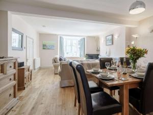 4 Bed in New Quay 78589