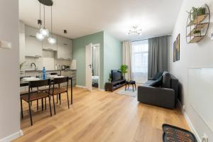 Apartament Naturalny - blisko centrum by SpaceApart - 3-star hotels in Jelenia Góra