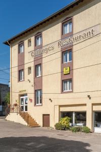 2 star Отель Hotel Le Collonges Collonges-au-Mont-dʼOr Франция