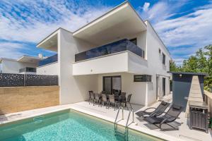 Modern holiday house JASMINKA