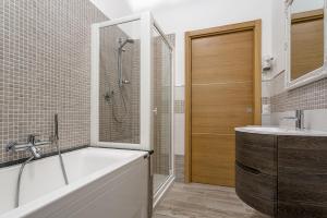 Deluxe Double with Spa Bath