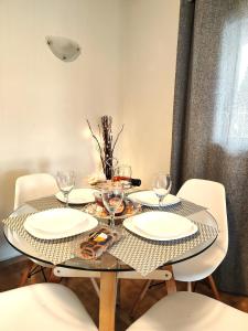 Zikas House