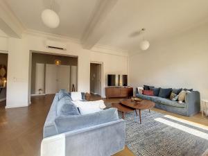 Nestor&Jeeves - BELLE EPOQUE - Central, Close sea