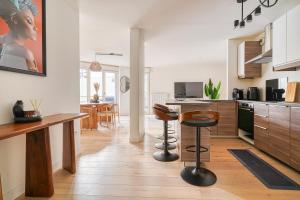 Luxueux appartement Paris proche Tour Eiffel Champs Elysées La Défense