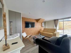 Pierre et Ô by Melrose