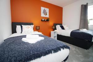 Charming 2-Bed Escape in Vibrant Cardiff