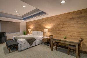 Deluxe King Room with Jetted Tub - Non-Smoking room in The Row Hotel