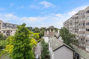 The SkyNook Sun-Drenched Shimmer by Albert Park