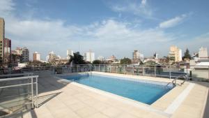 Dpto sobre Bv Galvez con Piscina