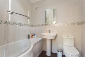 The Stables - 2 bed with large garden and hot tub.