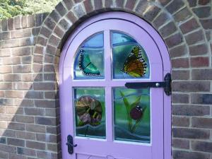 The Stables - 2 bed with large garden and hot tub.