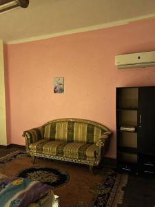 Sunny cozy room in center of downtown