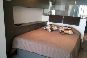 Studio 216, Héliopolis AB au village naturiste