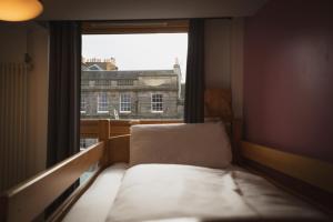 Quadruple Room room in Edinburgh Central Accommodation