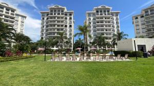 Private Modern Condo by Jac Beach