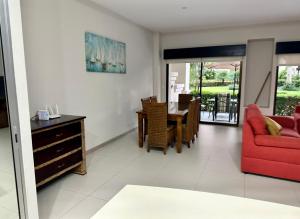 Private Modern Condo by Jac Beach