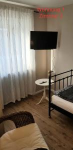 2x Monteurwohnung 1x 2 kleine Einzelzimmer 1x Doppelbett und Schlafcouch im Wohnbereich